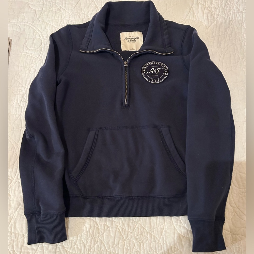 Abercrombie and Fitch Navy Pullover Size Large